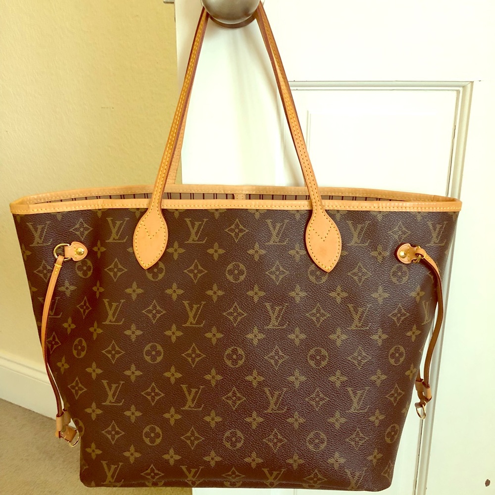 Louis Vuitton Monogram Neverfull Tote MM